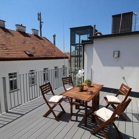 Luxury 2-Floor Rooftop Apartment With Terrace In The City Center Wina Bagian luar foto