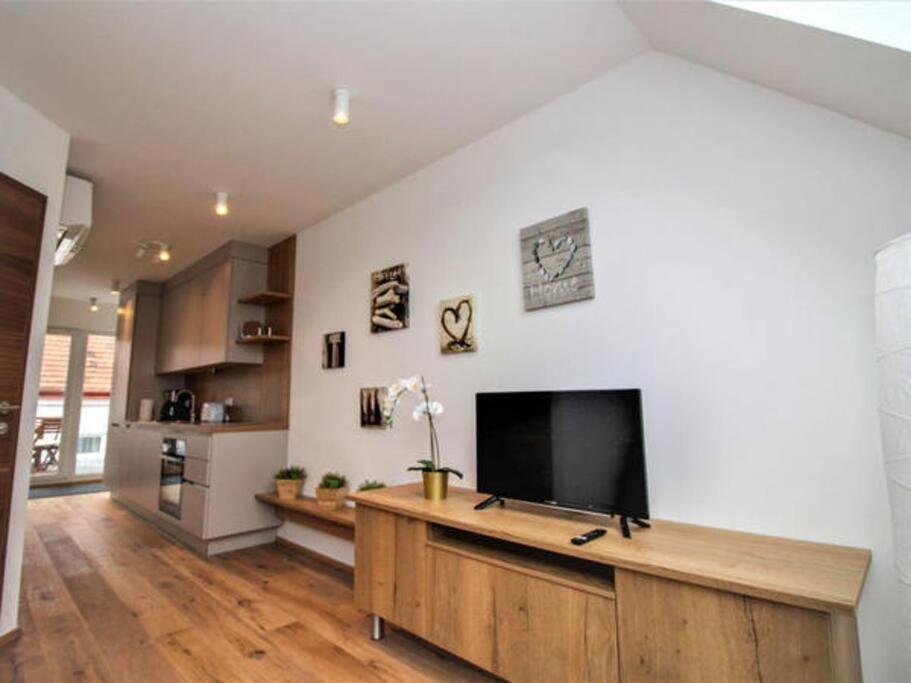 Luxury 2-Floor Rooftop Apartment With Terrace In The City Center Wina Bagian luar foto